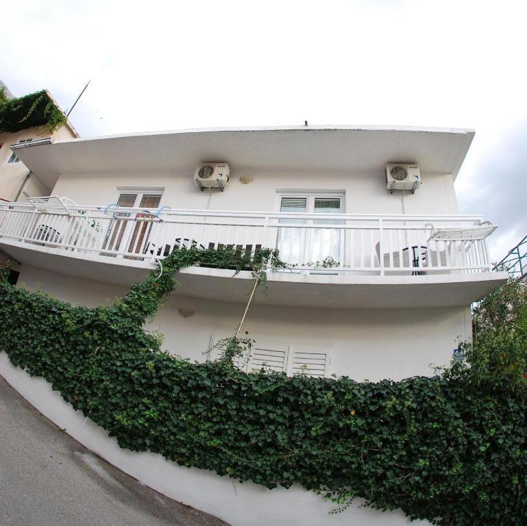 Apartments Mestral Baška Voda Eksteriør billede