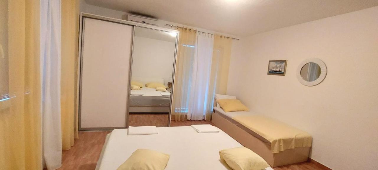 Apartments Mestral Baška Voda Eksteriør billede