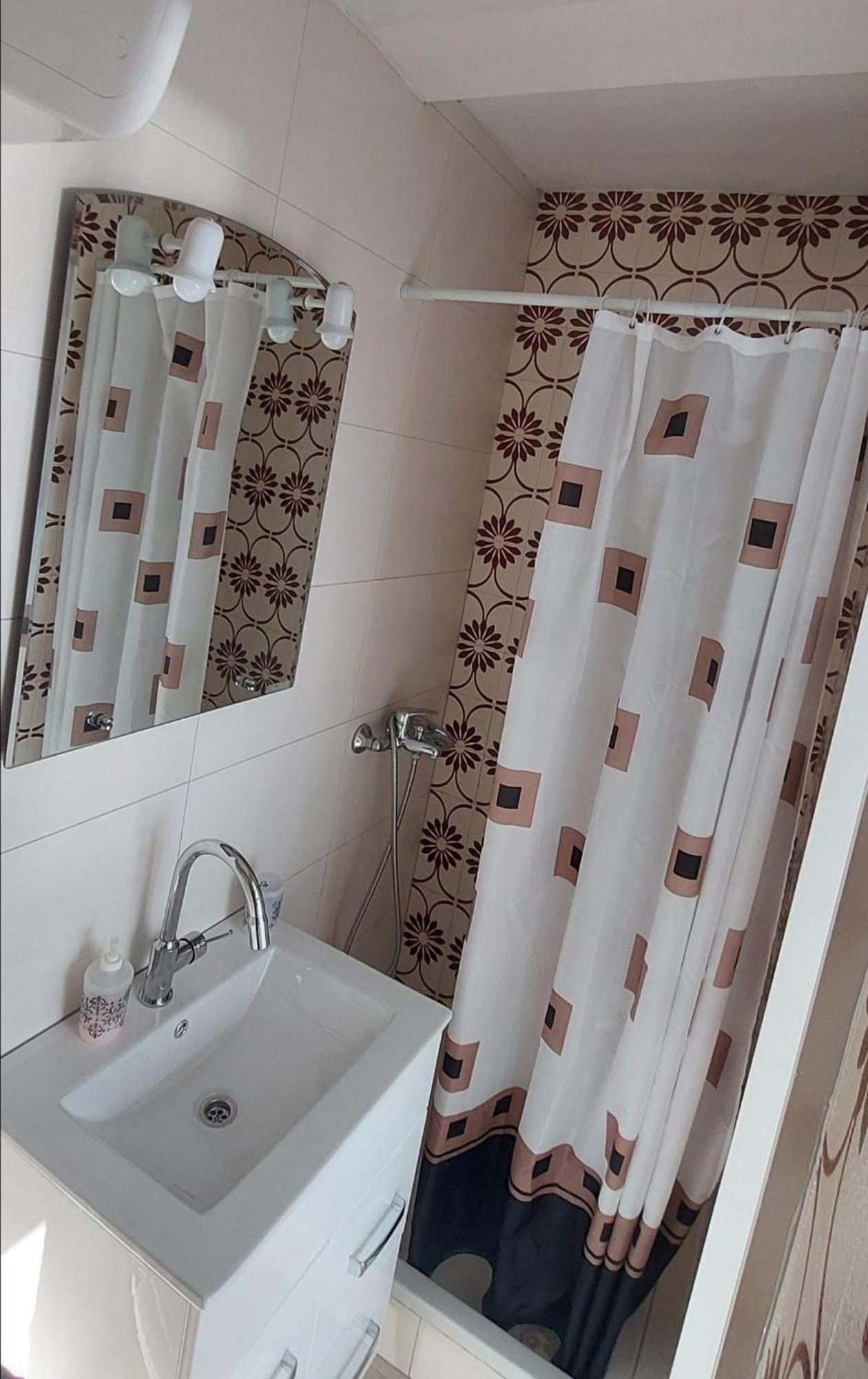 Apartments Mestral Baška Voda Eksteriør billede
